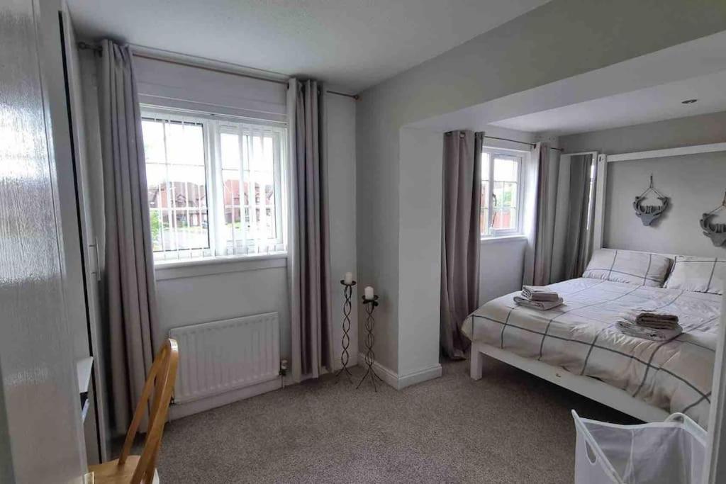 Old Kilpatrick 15 Min Drive To Airport 20 Min To Loch Lomond And City Center מראה חיצוני תמונה