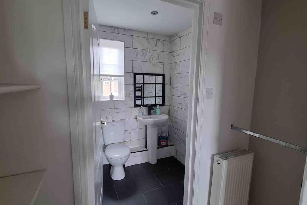 Old Kilpatrick 15 Min Drive To Airport 20 Min To Loch Lomond And City Center מראה חיצוני תמונה